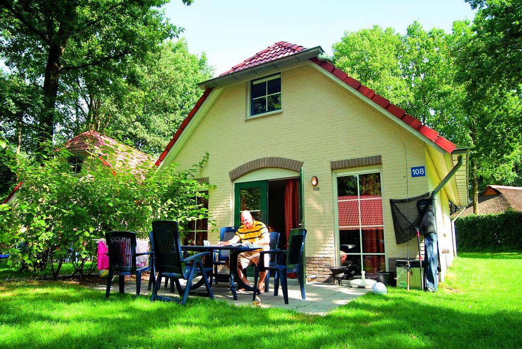 Roompot Recreatiepark De Tolplas Vriezenveen Rom bilde