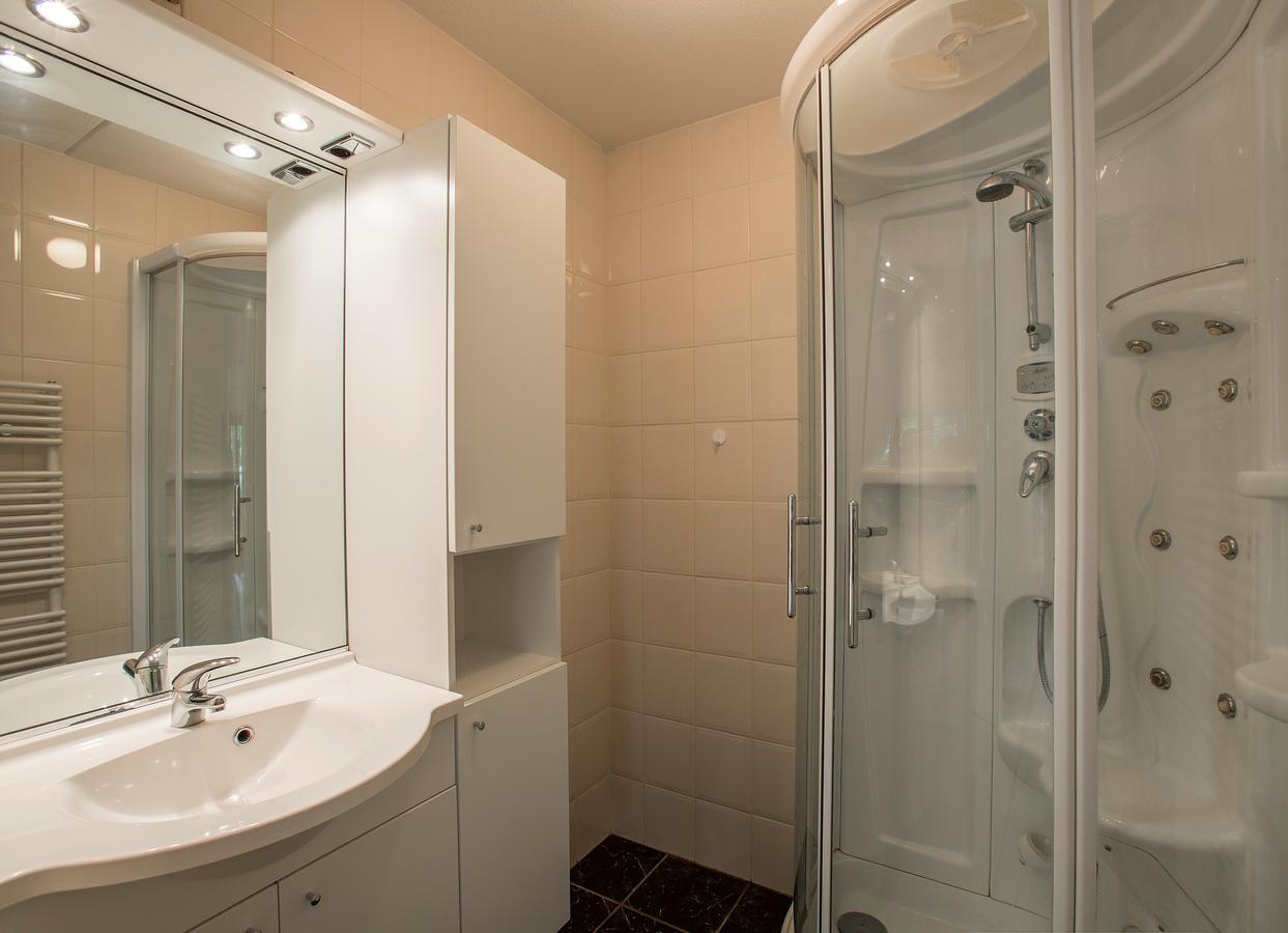 Roompot Recreatiepark De Tolplas Vriezenveen Rom bilde